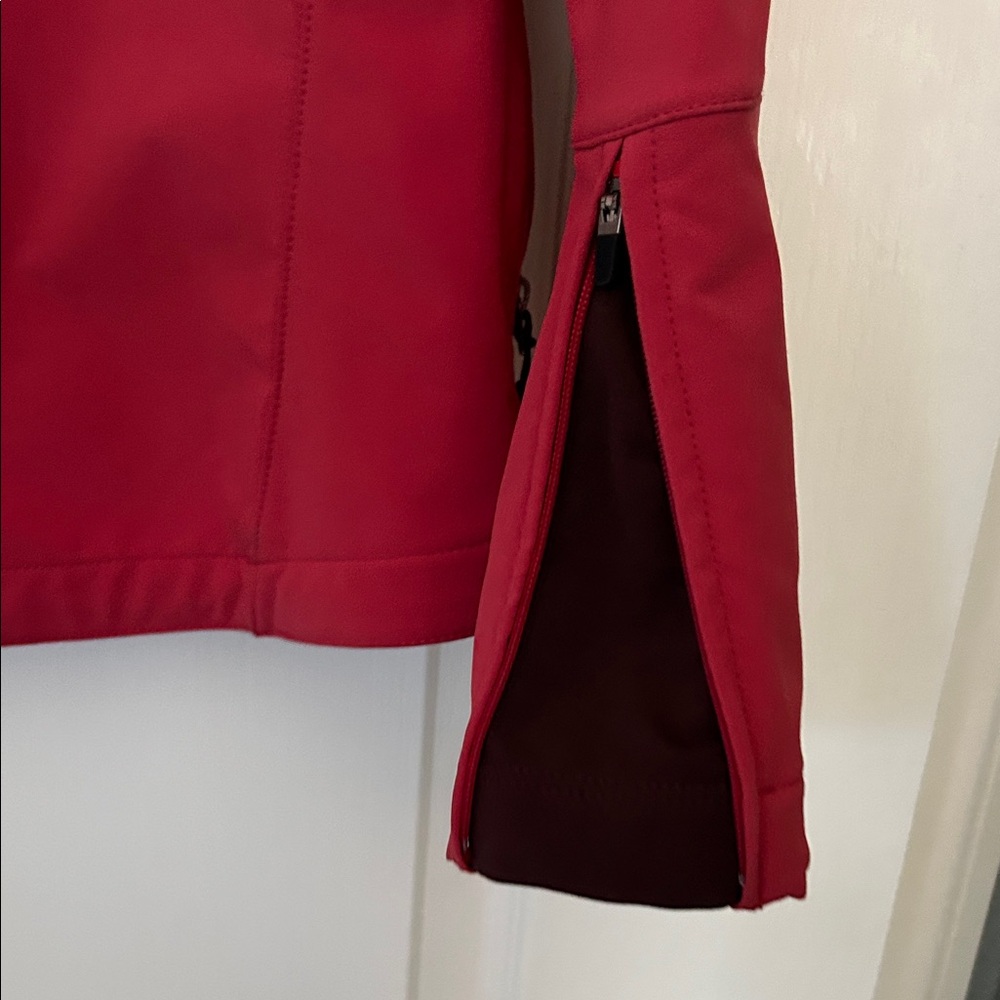 Patagonia Women's Softshell Jacket - Like New - Picture 4 of 6